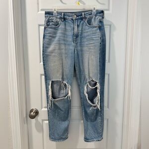 American Eagle Outfitters Light Blue Distressed Boyfriend Jeans